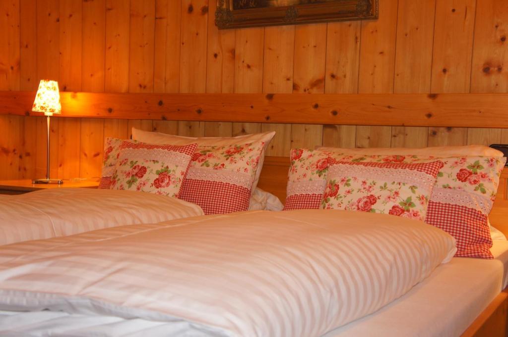 Landhaus Alpina Hostal Mittersill Habitación foto
